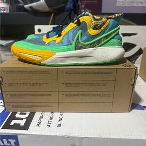 Nike Kyrie 8 GO SE (GS) SIZE 7y BALTIC BLUE/MULTI-COLOR DV3018-400 NEW